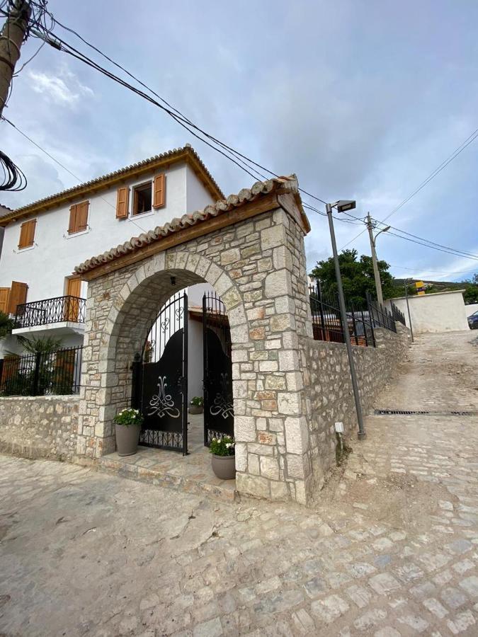 Old Town Hotel Dhërmi Extérieur photo